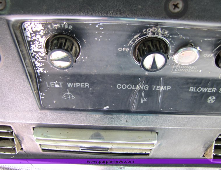 image for item 3033 1973 John Deere 4230 tractor