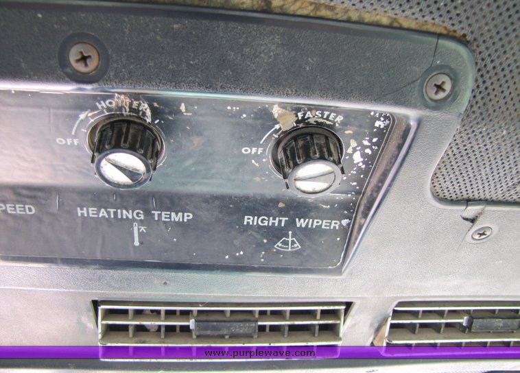 image for item 3033 1973 John Deere 4230 tractor