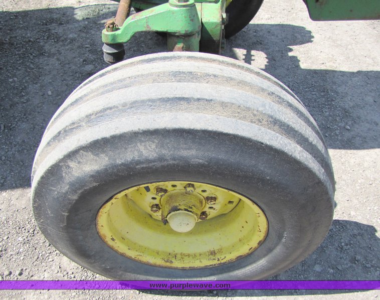 image for item 3033 1973 John Deere 4230 tractor