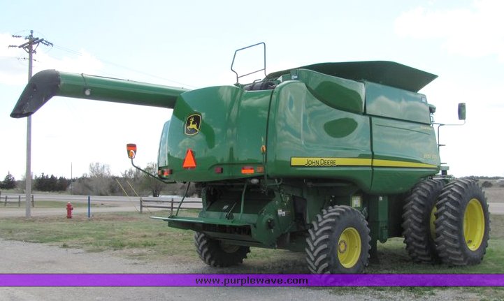 image for item 3060 2008 John Deere 9770 STS combine
