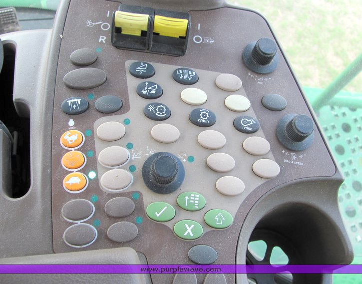 image for item 3060 2008 John Deere 9770 STS combine