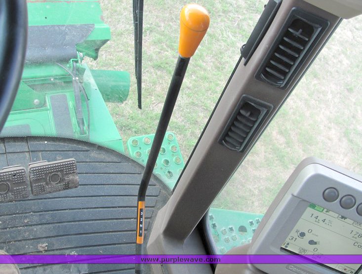 image for item 3060 2008 John Deere 9770 STS combine