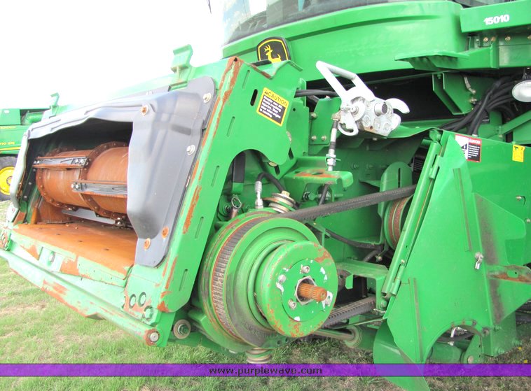 image for item 3060 2008 John Deere 9770 STS combine