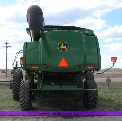 image for item 3061 2008 John Deere 9770 STS combine