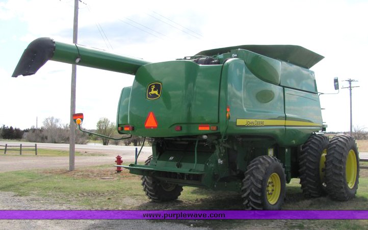 image for item 3061 2008 John Deere 9770 STS combine
