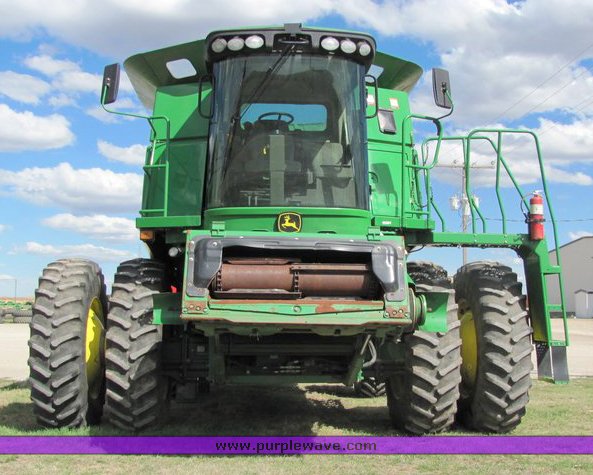 image for item 3061 2008 John Deere 9770 STS combine