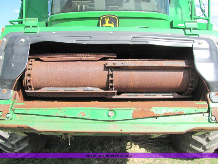 image for item 3061 2008 John Deere 9770 STS combine