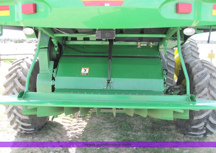 image for item 3061 2008 John Deere 9770 STS combine