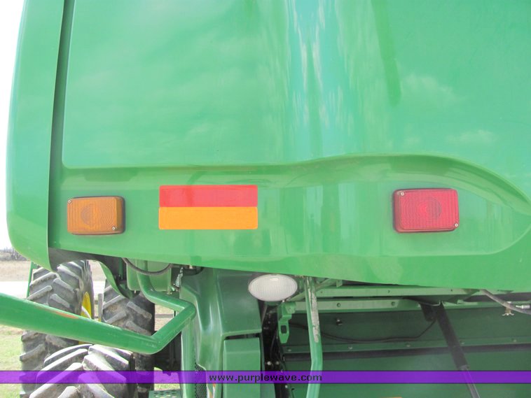 image for item 3061 2008 John Deere 9770 STS combine