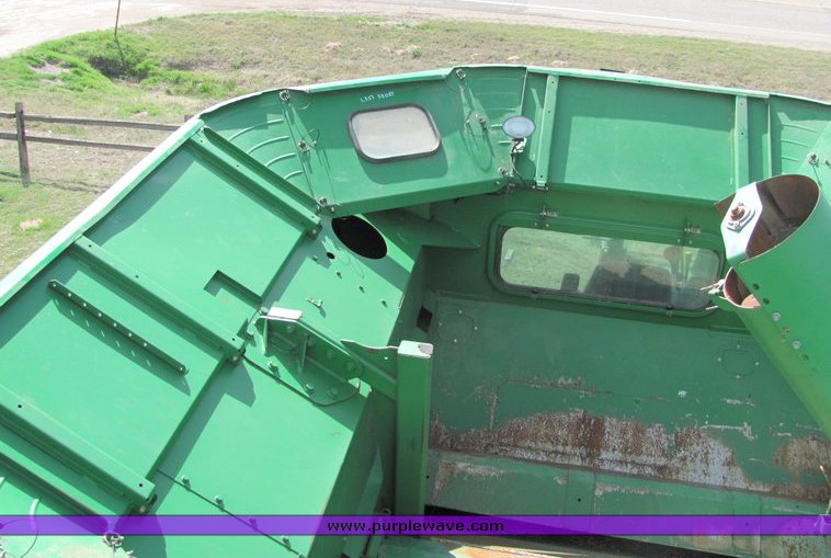 image for item 3061 2008 John Deere 9770 STS combine