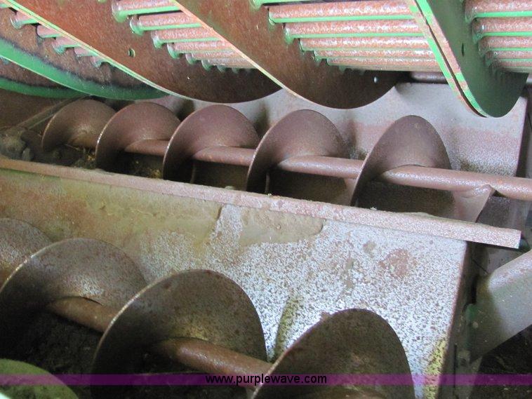 image for item 3061 2008 John Deere 9770 STS combine