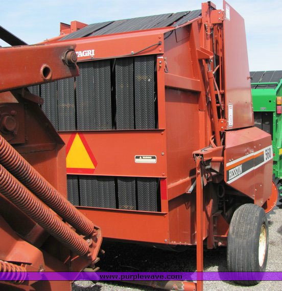 image for item 3127 1988 Hesston 560 round baler