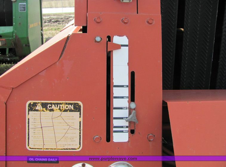 image for item 3127 1988 Hesston 560 round baler