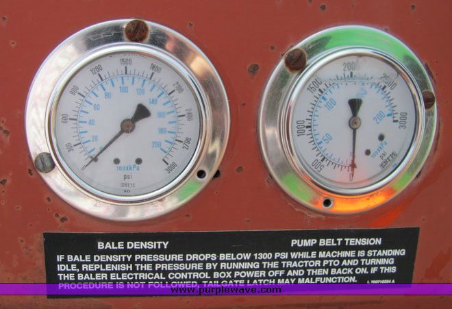 image for item 3127 1988 Hesston 560 round baler