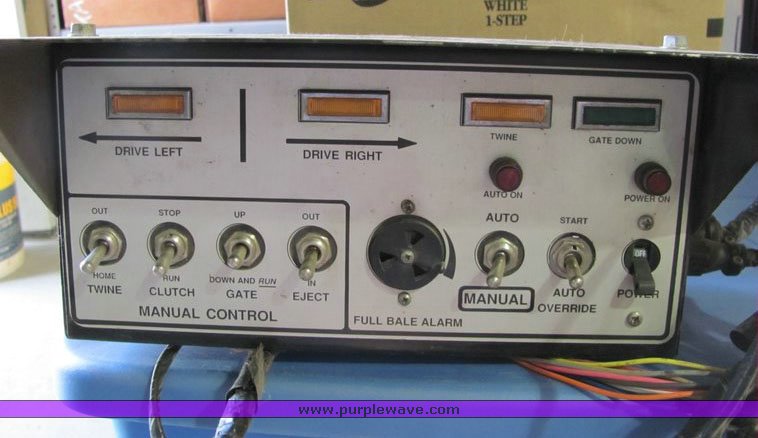 image for item 3127 1988 Hesston 560 round baler