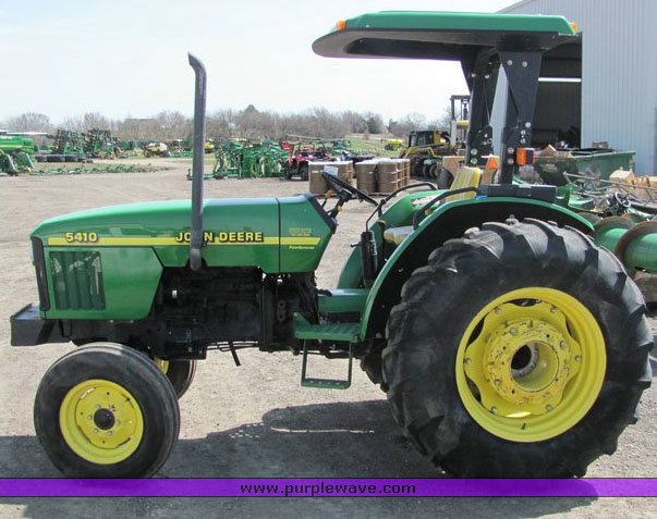 image for item 3128 2000 John Deere 5410 utility tractor
