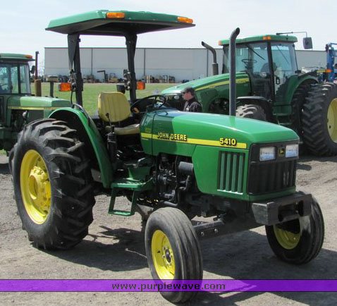 image for item 3128 2000 John Deere 5410 utility tractor