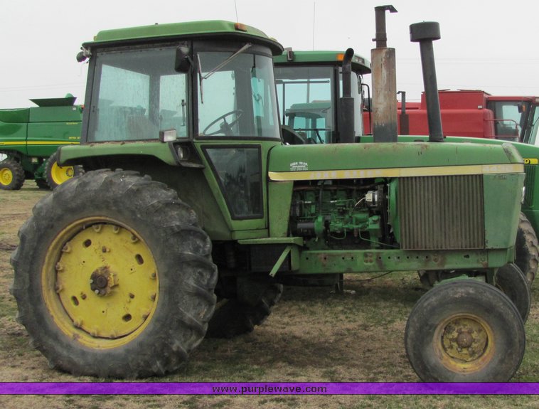 image for item 3320 1974 John Deere 4430 tractor