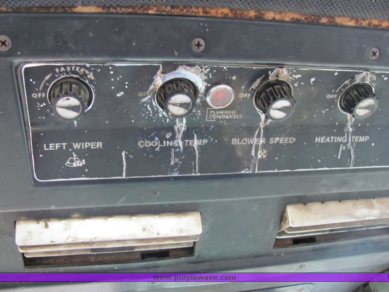 image for item 3320 1974 John Deere 4430 tractor