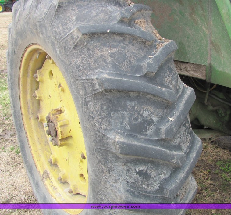 image for item 3320 1974 John Deere 4430 tractor