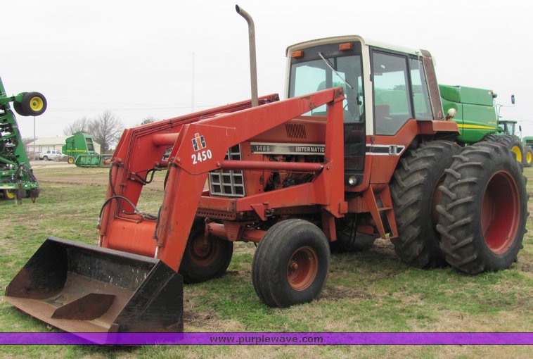 image for item 3321 1977 International 1486 tractor with loader