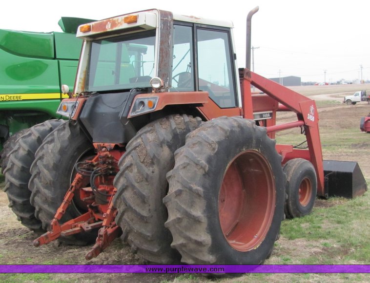 image for item 3321 1977 International 1486 tractor with loader