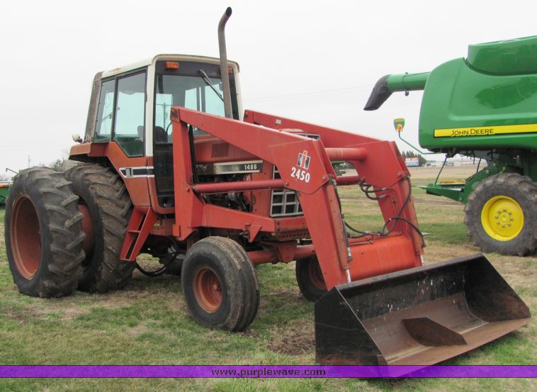 image for item 3321 1977 International 1486 tractor with loader