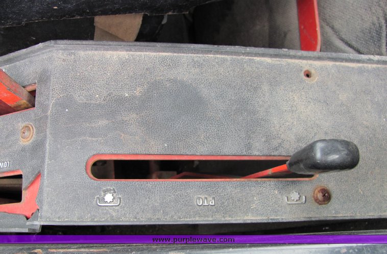 image for item 3321 1977 International 1486 tractor with loader