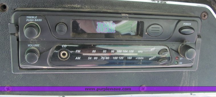 image for item 3321 1977 International 1486 tractor with loader