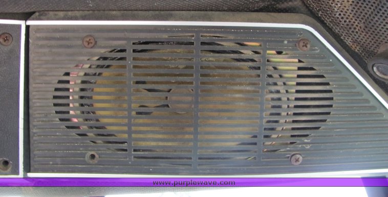 image for item 3321 1977 International 1486 tractor with loader