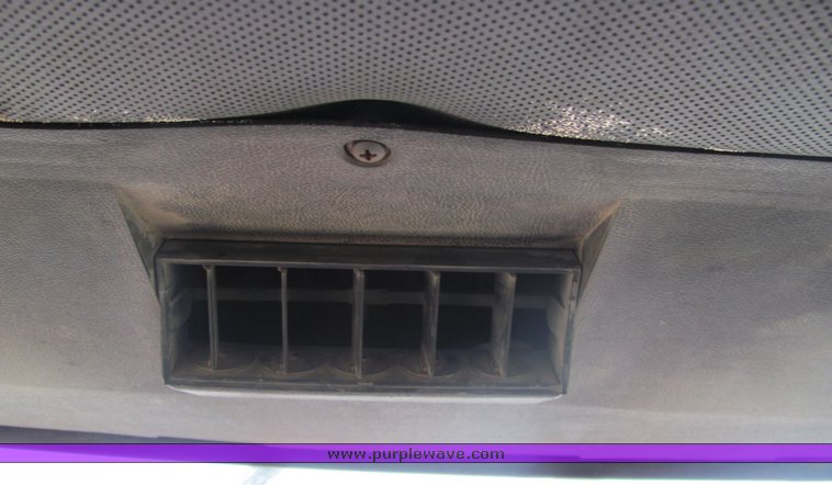 image for item 3321 1977 International 1486 tractor with loader