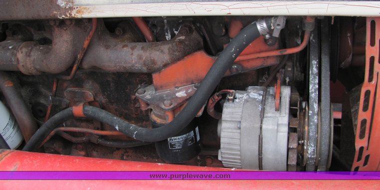 image for item 3321 1977 International 1486 tractor with loader