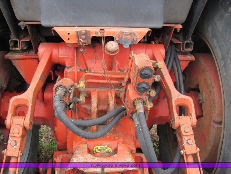 image for item 3321 1977 International 1486 tractor with loader