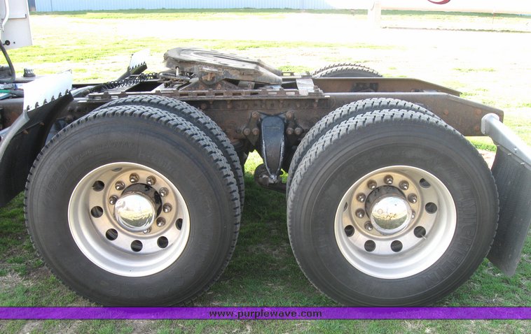 image for item 3969 1998 Freightliner Conventional FLC120 semi tractor