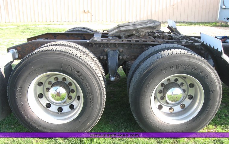 image for item 3969 1998 Freightliner Conventional FLC120 semi tractor