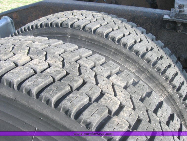 image for item 3969 1998 Freightliner Conventional FLC120 semi tractor