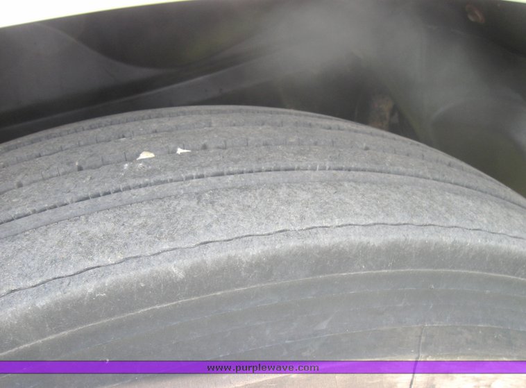 image for item 3969 1998 Freightliner Conventional FLC120 semi tractor