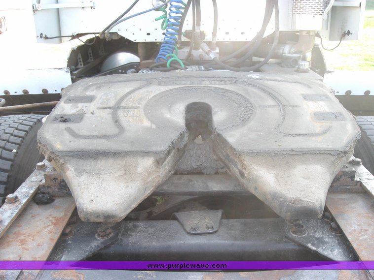 image for item 3969 1998 Freightliner Conventional FLC120 semi tractor