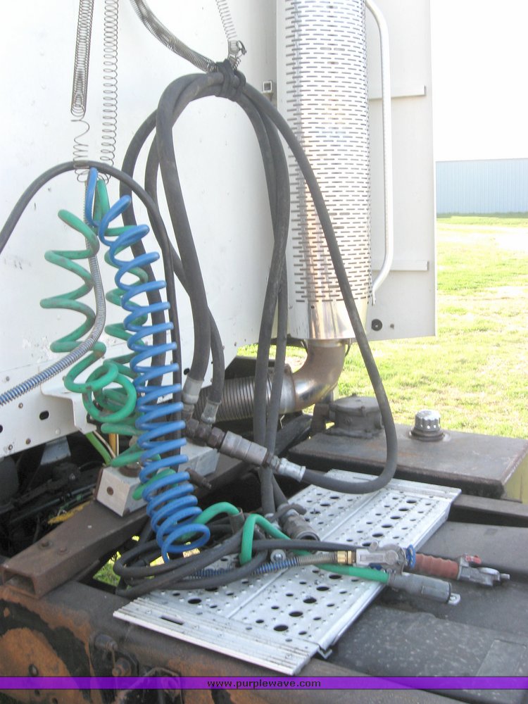 image for item 3969 1998 Freightliner Conventional FLC120 semi tractor