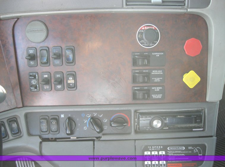 image for item 3969 1998 Freightliner Conventional FLC120 semi tractor