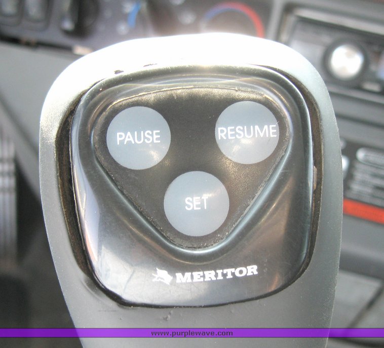 image for item 3969 1998 Freightliner Conventional FLC120 semi tractor