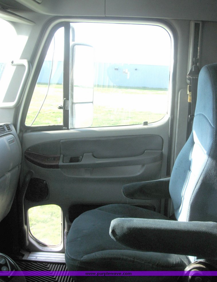 image for item 3969 1998 Freightliner Conventional FLC120 semi tractor