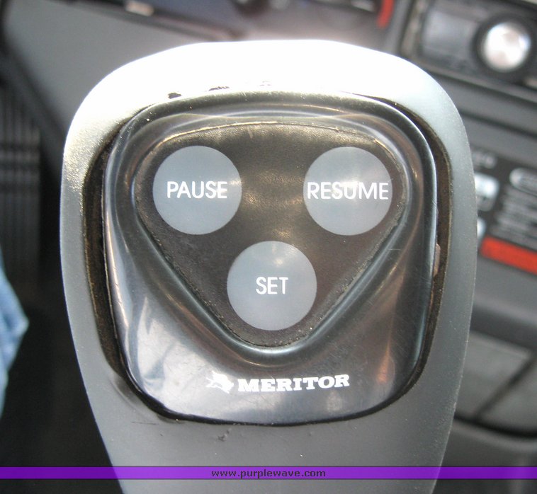 image for item 3969 1998 Freightliner Conventional FLC120 semi tractor