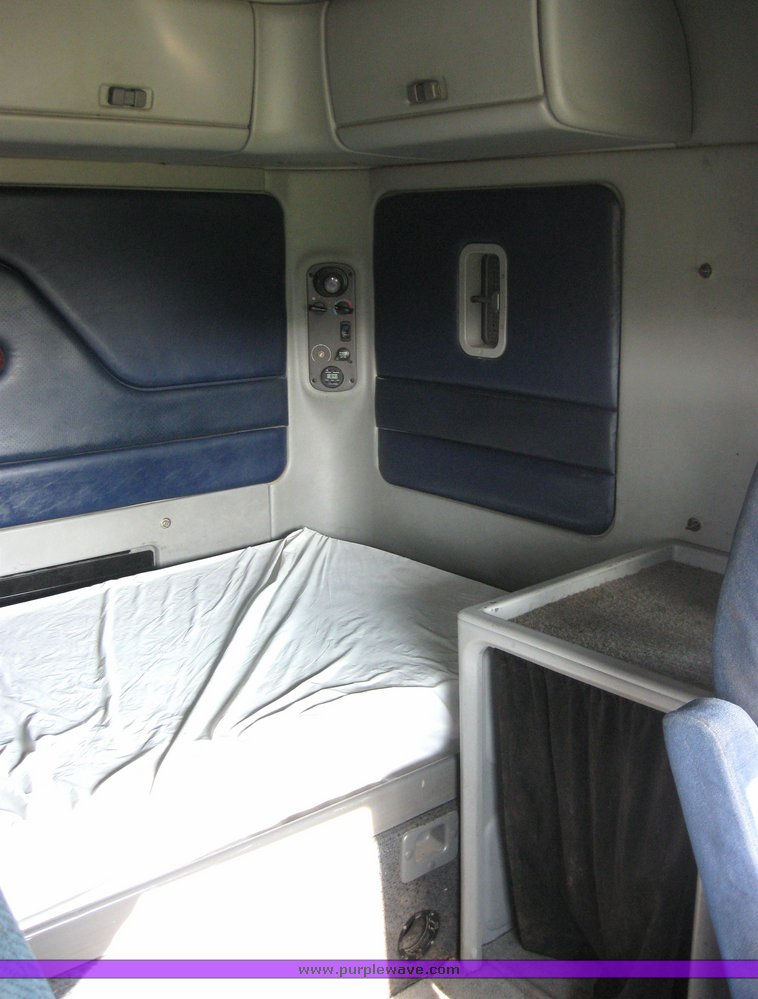 image for item 3969 1998 Freightliner Conventional FLC120 semi tractor