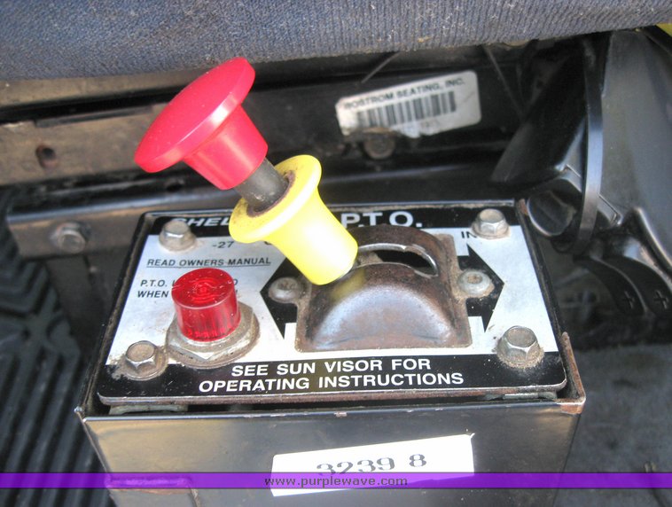 image for item 3969 1998 Freightliner Conventional FLC120 semi tractor