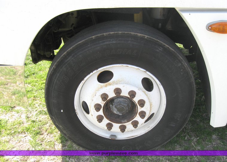 image for item 3971 2000 Freightliner Conventional FLD12064 semi tractor