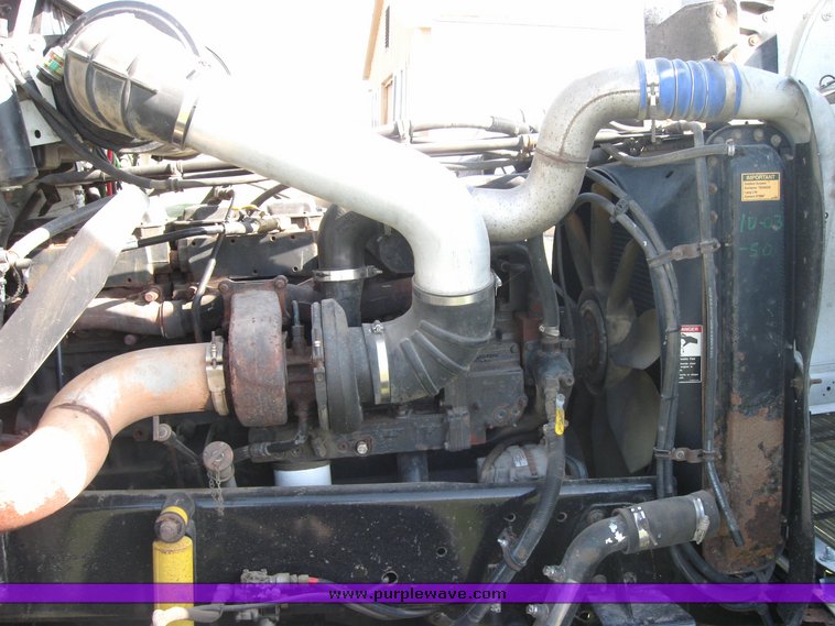 image for item 3971 2000 Freightliner Conventional FLD12064 semi tractor