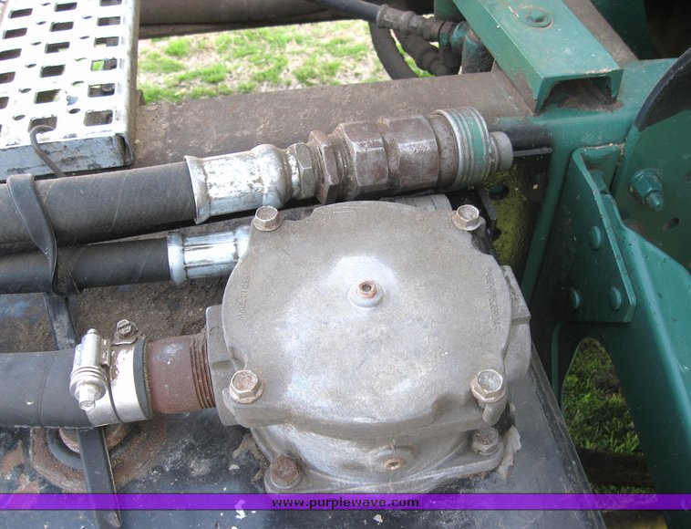 image for item 3972 1998 Volvo VNL64T420 semi tractor