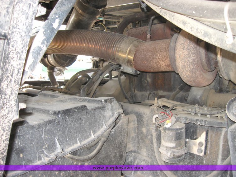 image for item 3973 1987 Ford High Tilt CLT9000 semi tractor