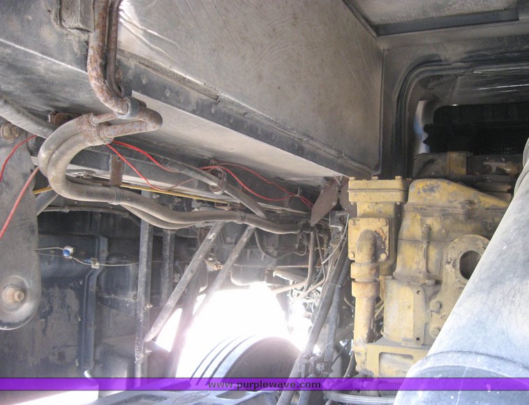 image for item 3973 1987 Ford High Tilt CLT9000 semi tractor